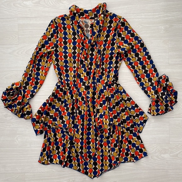 Souvenir Retro Print Double Tiered Dress with Ruffled Cuffs. - Picture 5 of 13